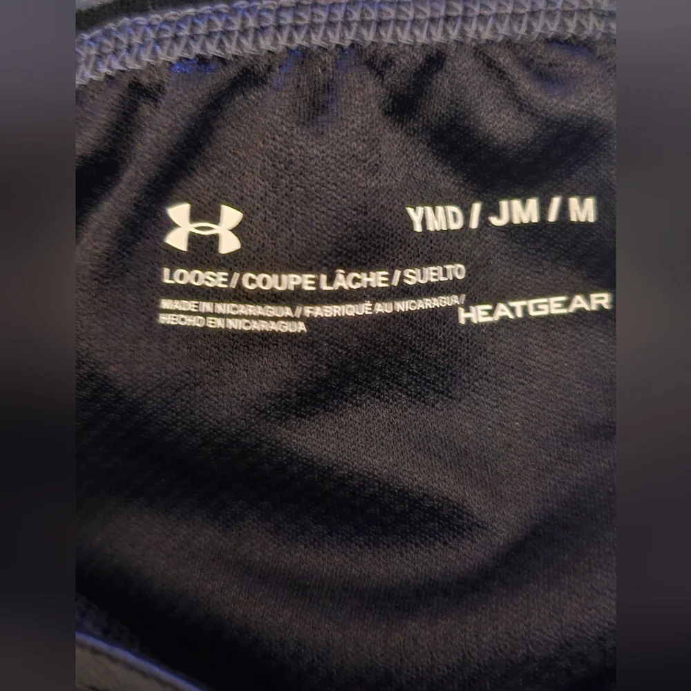 Under Armour Heat Gear Loose Shorts Black Boys Size M NWT